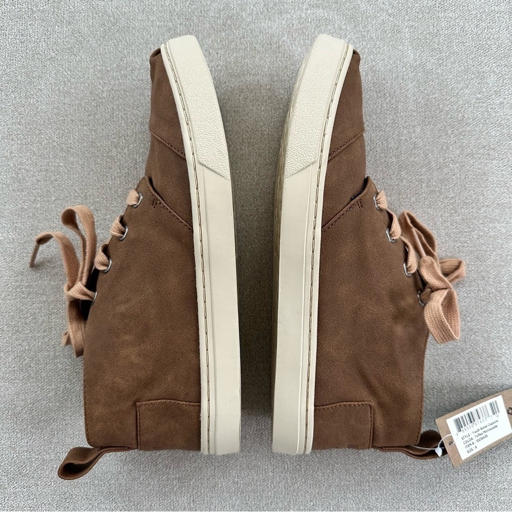 NWT. TOMS Kids' Botas Cupsole Shoe. Size 6. Brown. - Picture 6 of 11